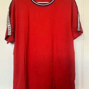 Guess tshirt